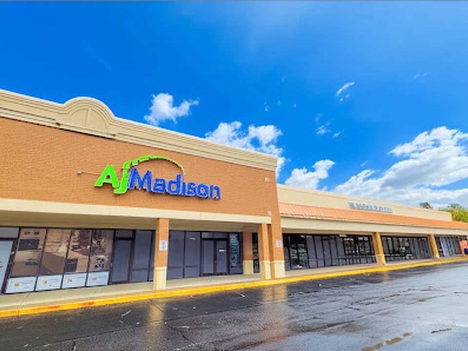 AJ Madison Home & Kitchen Appliances Showroom