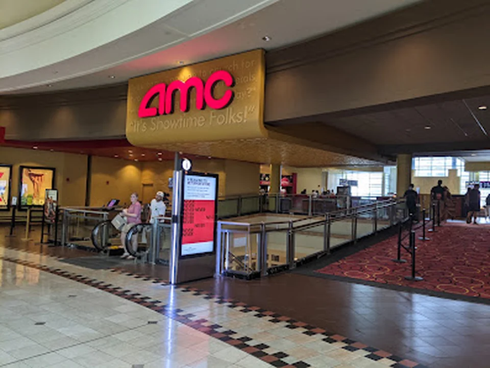 AMC Phipps Plaza 14