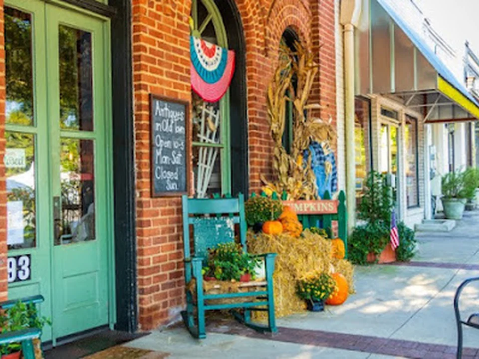 Antiques in Old Town