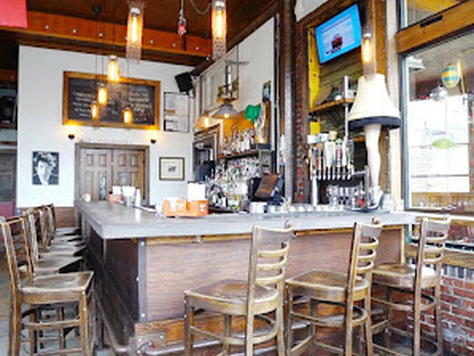 Bantam Pub