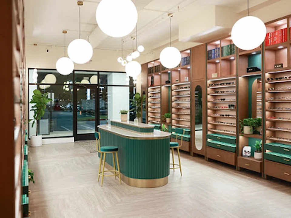 Foto de Buckhead Eyecare, Dr. Adeline Goh