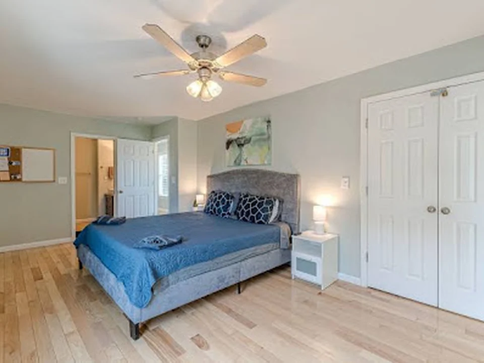 Chic Downtown Bungalow | Walk to Restaurants