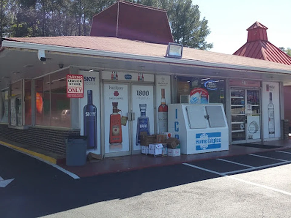 Dekalb Bottle House