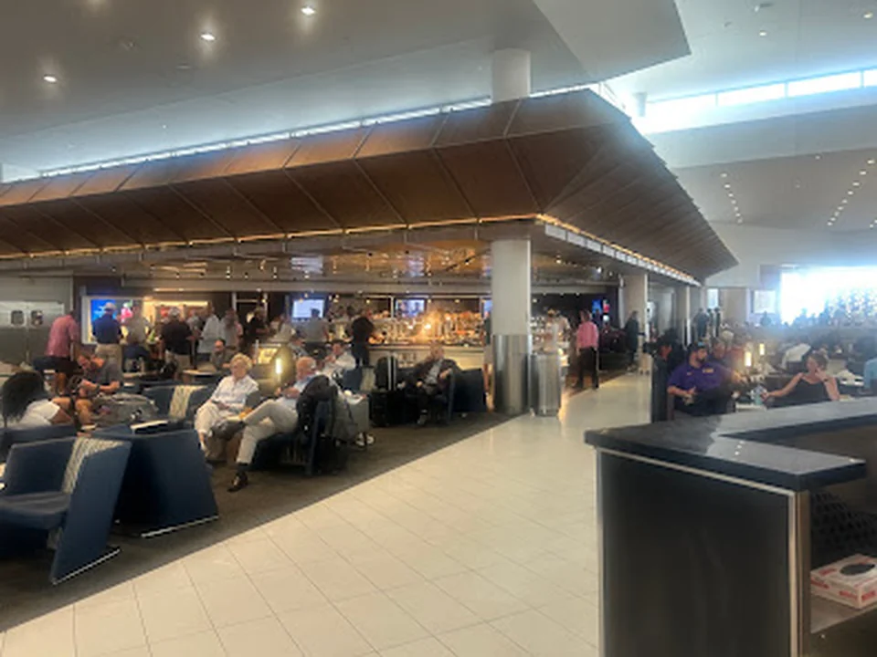 Delta Sky Club (Concourse A near Gate A17)