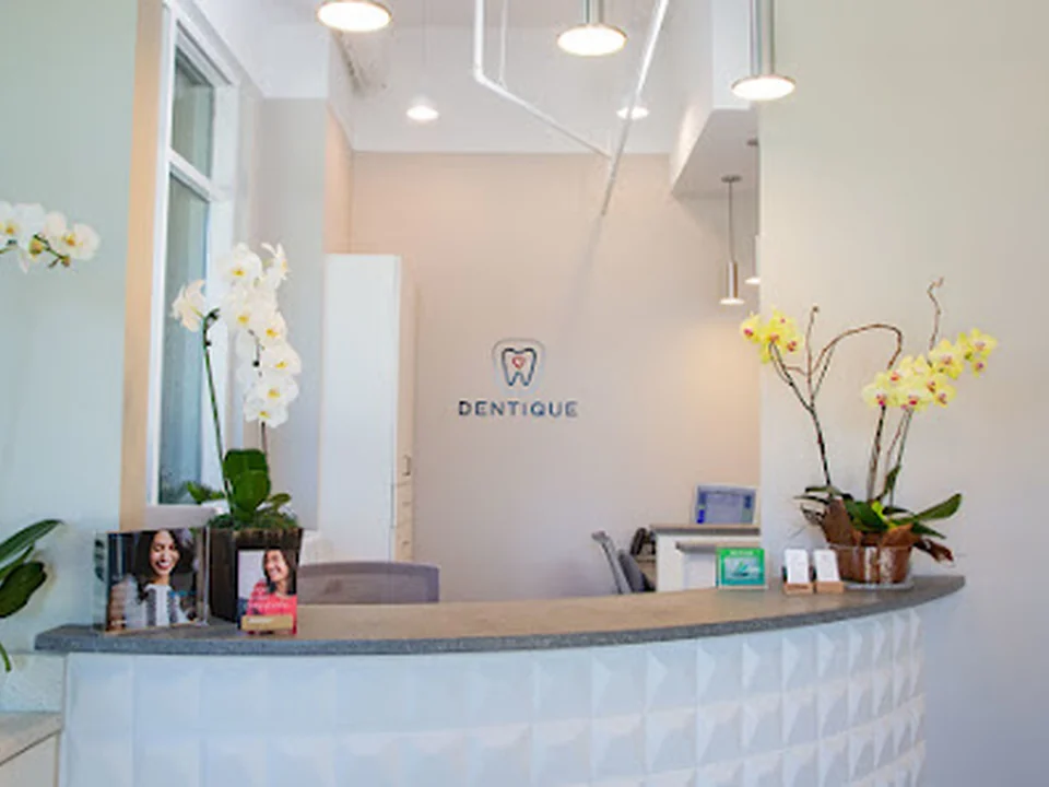 Dentique