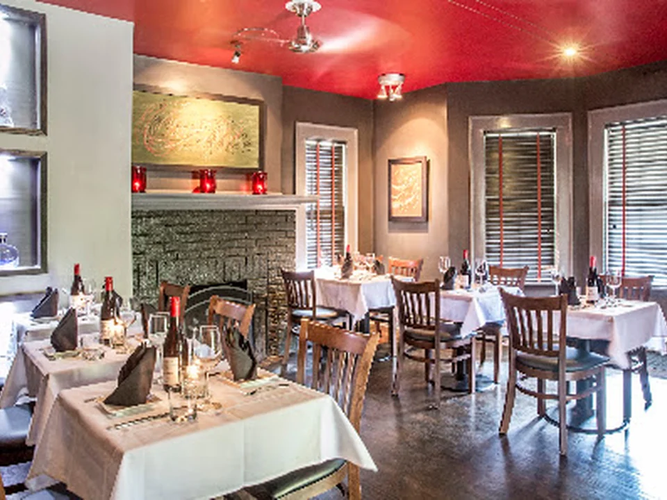 Divan Restaurant & Bar