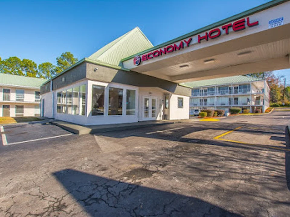Economy Hotel Forest Park