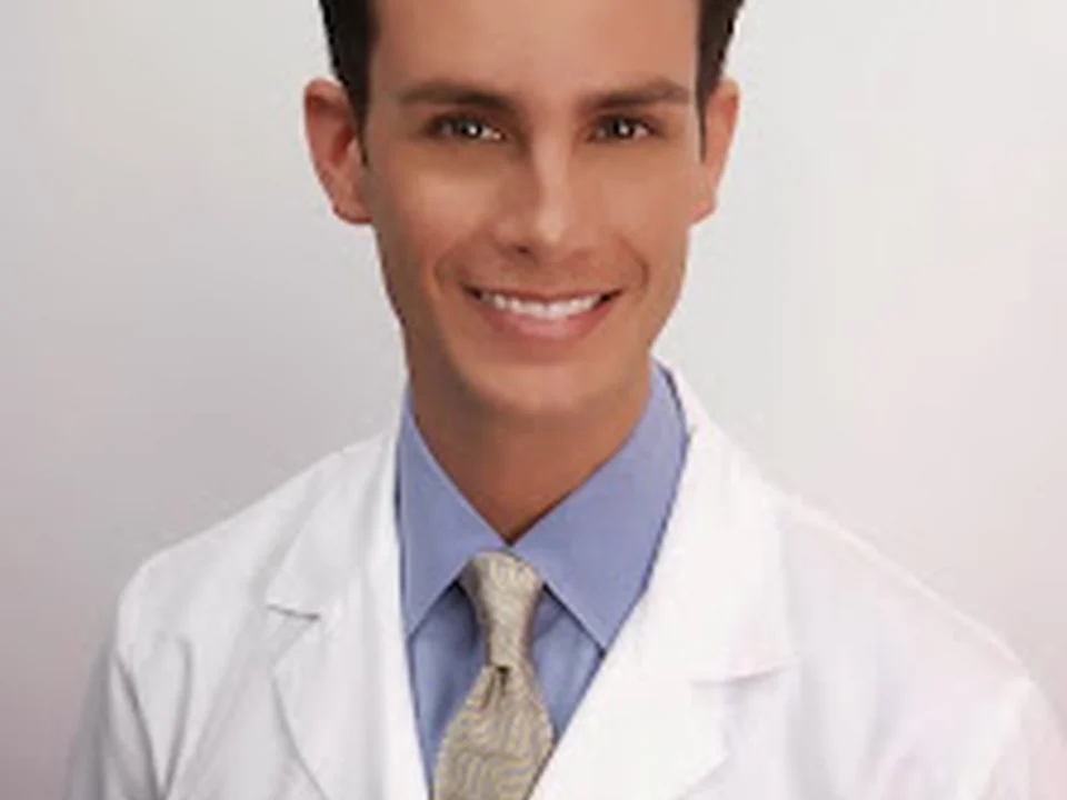 EJ Aspuru, MD