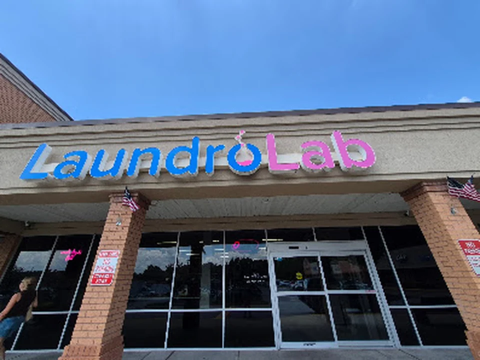 LaundroLab Laundromat