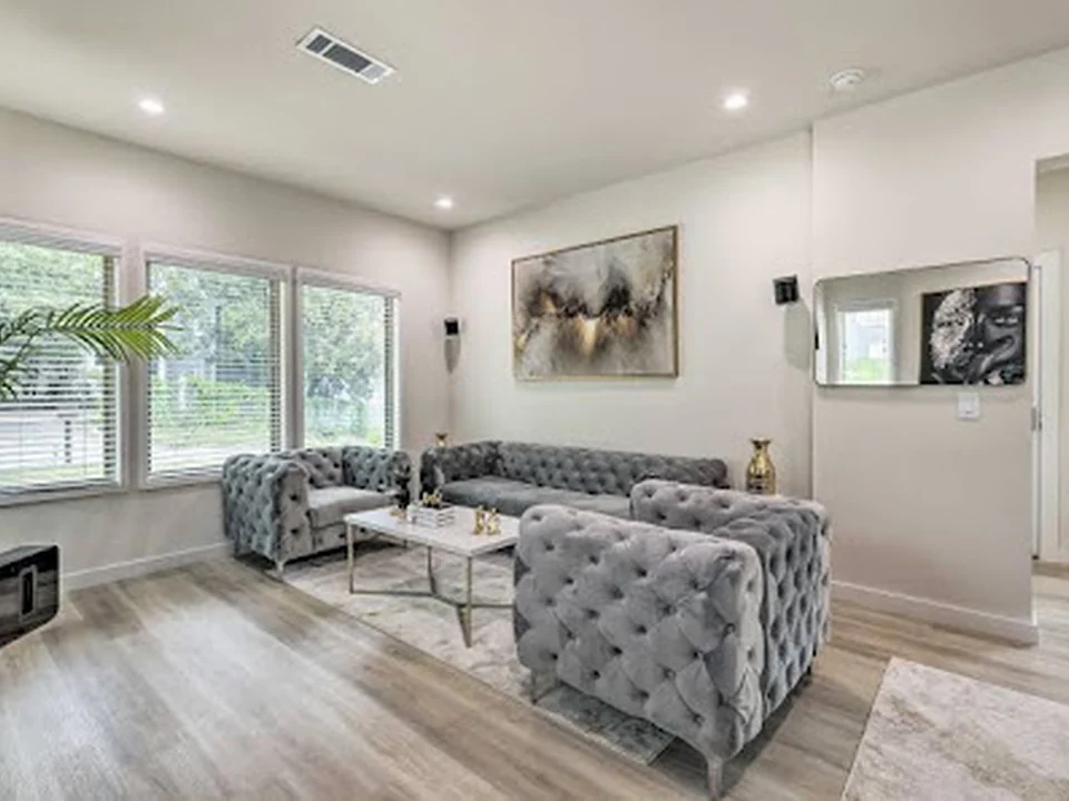 Luxury Smart Home: 2 Mi to Downtown Atlanta!