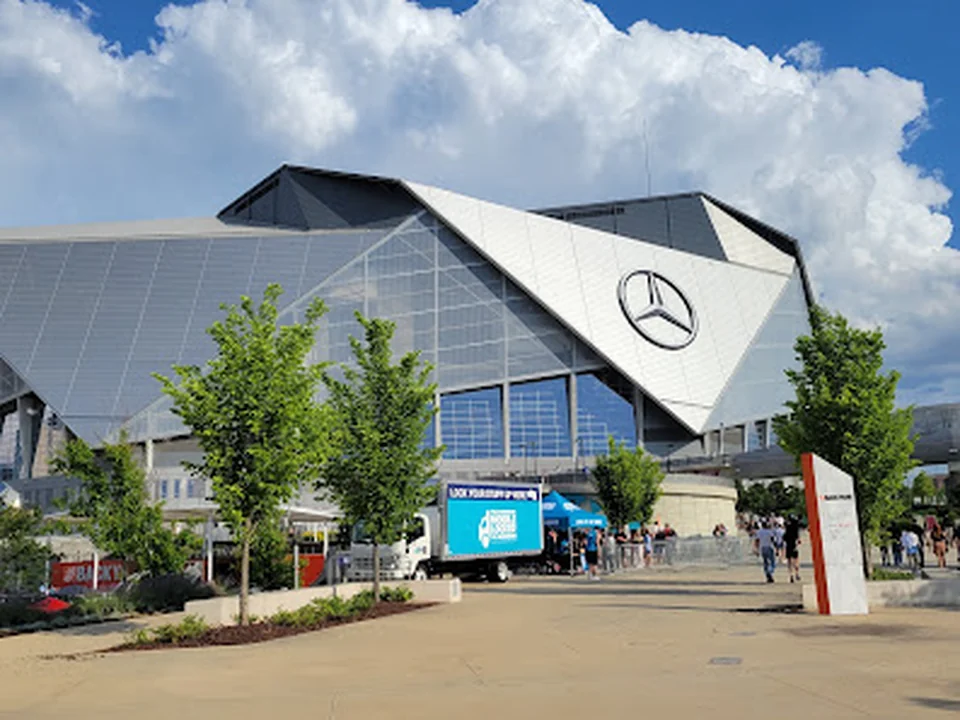 Mercedes-Benz Lot
