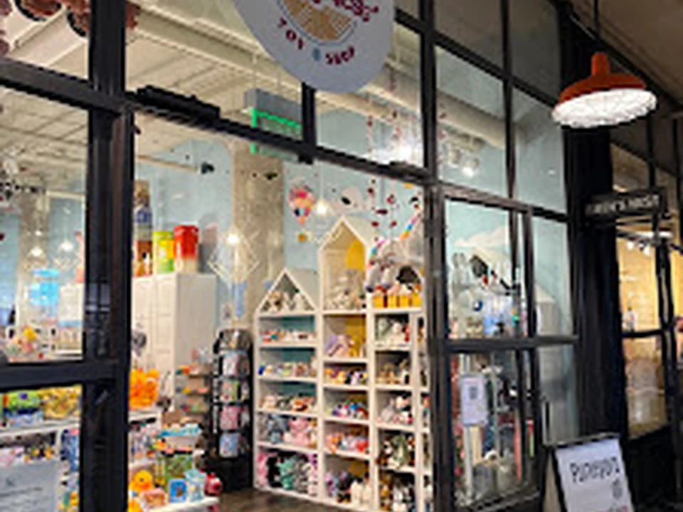 Rhen’s Nest Toy Shop
