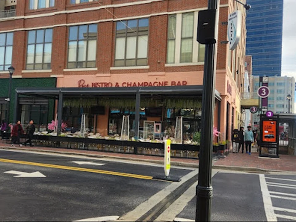 Rosé Bistro & Champagne Bar