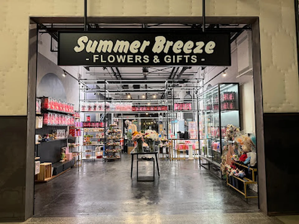 Summer Breeze Flowers & Gifts