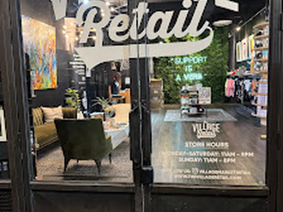 Foto de The Village Retail