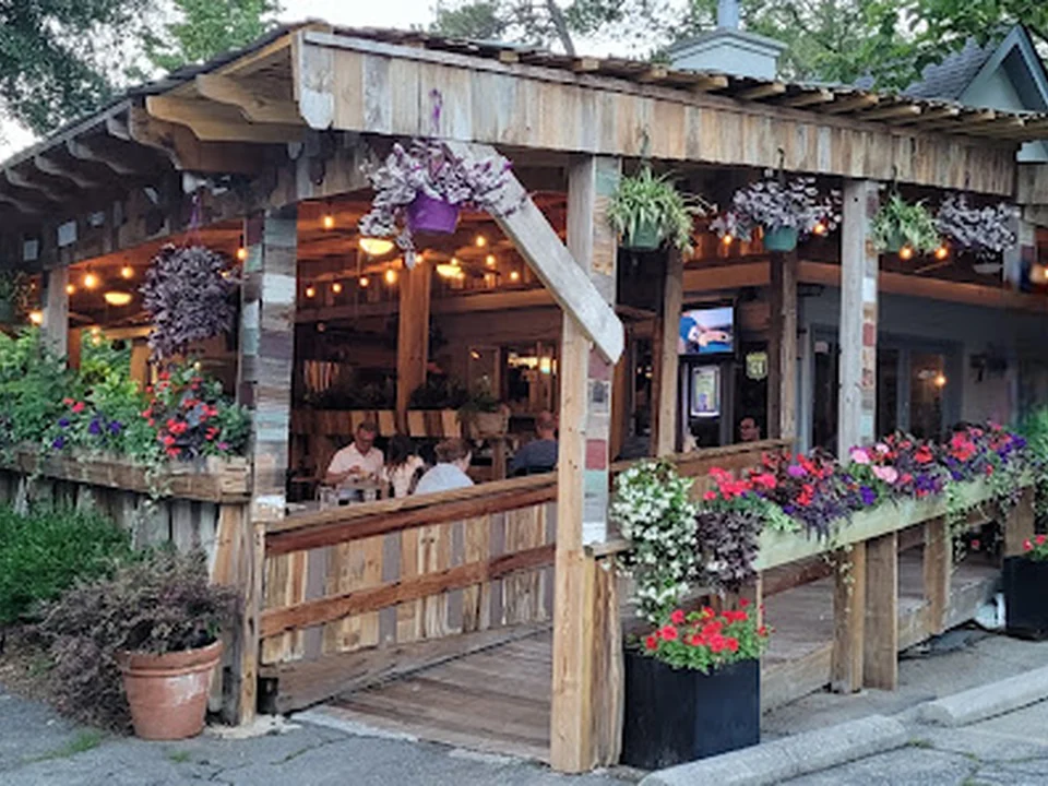 Treehouse Restaurant and Pub