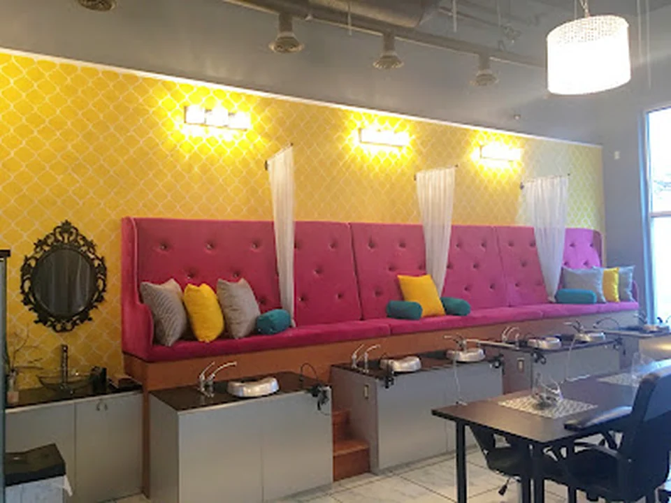 Tu La 2 Nail Salon & Company