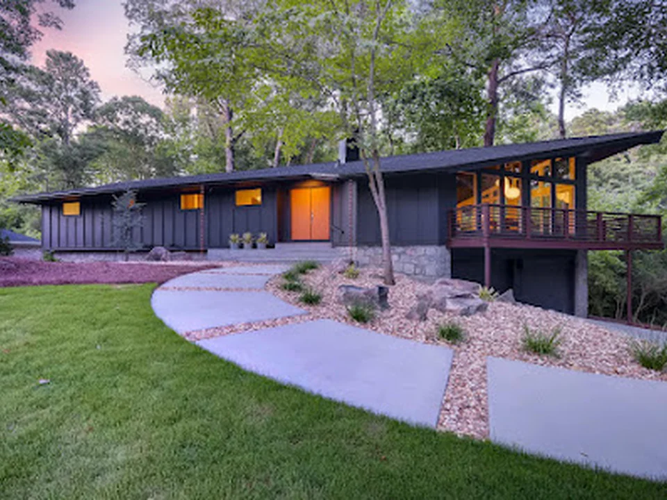 VANESSA REILLY - DOMO Realty – Atlanta’s Mid-Century Modern and Unique Home Specialist