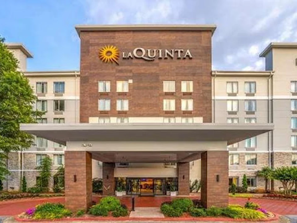 La Quinta Inn & Suites by Wyndham Atlanta Airport North
